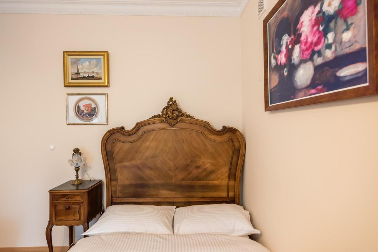 Downtown Antique Apartment Varsavia Esterno foto