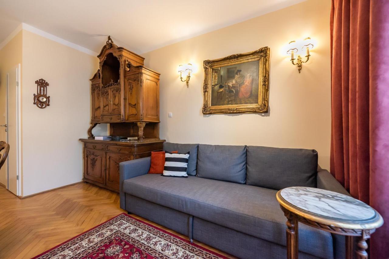 Downtown Antique Apartment Varsavia Esterno foto