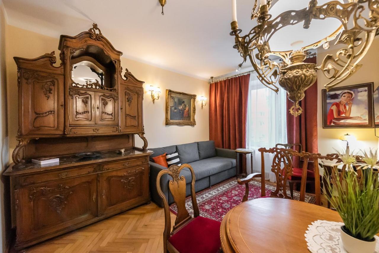 Downtown Antique Apartment Varsavia Esterno foto